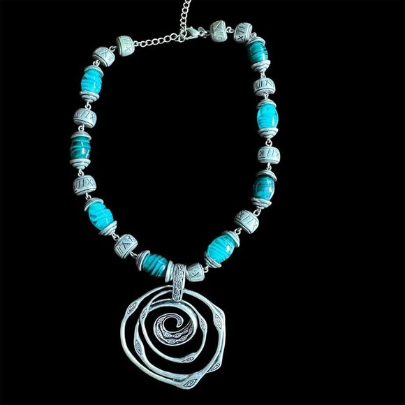 Unbranded Jewelry - Blue/Teal & Silver Spiral Beaded Necklace Engraved Pendant Blue